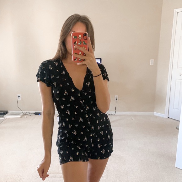 Forever 21 Pants - Forever 21 Floral Romper Size Small